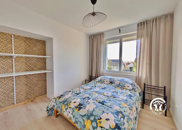 La Maison De Suzanne, 5 Pers Semesterbostad Sainte-Suzanne (Mayenne)